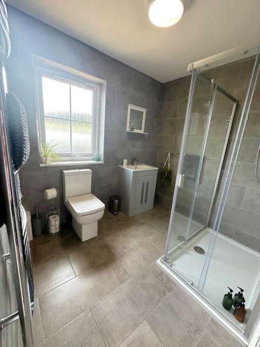 Holiday home Riverside View - Large, Modern 4 Bedroom House With Hot Tub Wooler