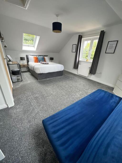 Holiday home Riverside View - Large, Modern 4 Bedroom House With Hot Tub *
