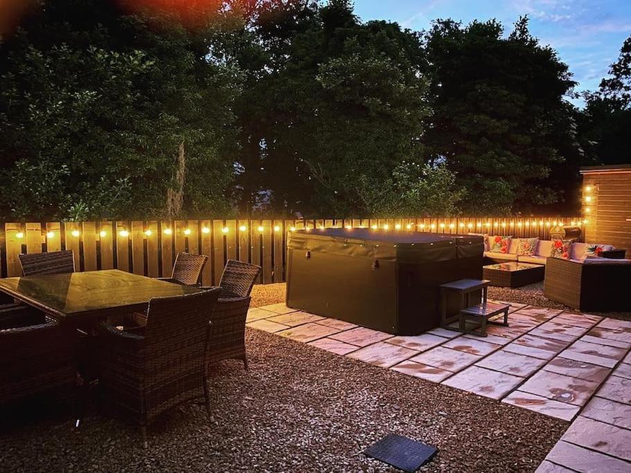 Holiday home Riverside View - Large, Modern 4 Bedroom House With Hot Tub Wooler