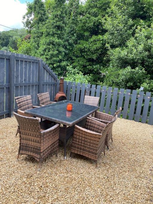 Holiday home Riverside View - Large, Modern 4 Bedroom House With Hot Tub